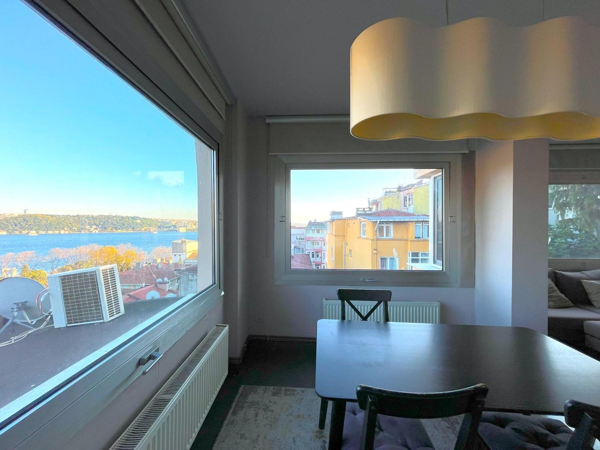 Stylish With Bosphorus View In Besiktas Daire İstanbul
