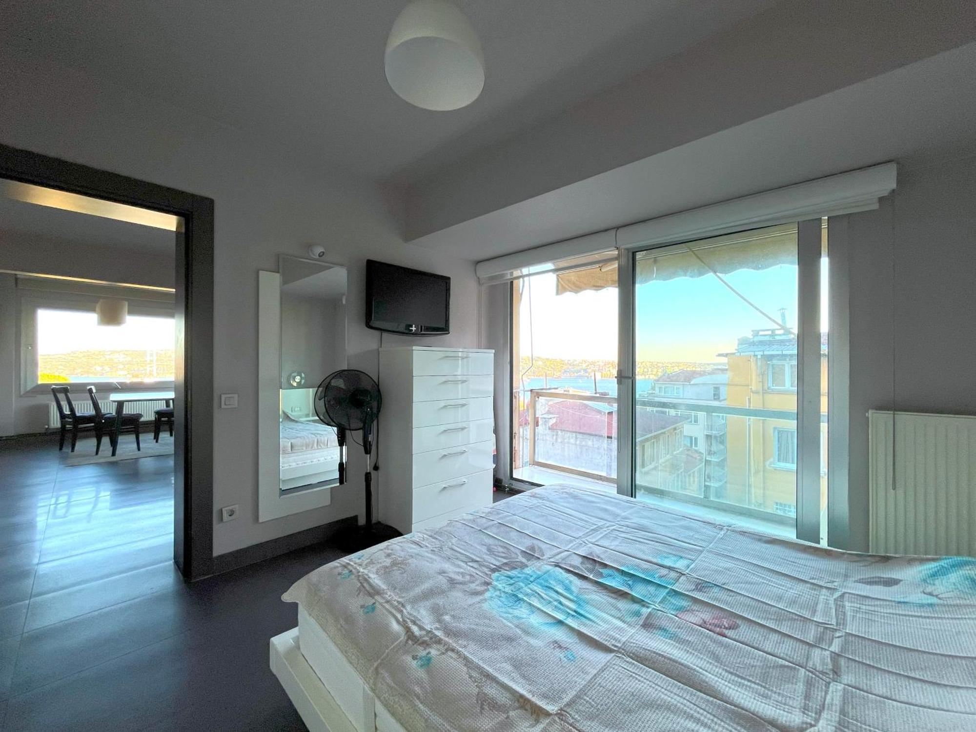 Daire Stylish With Bosphorus View In Besiktas