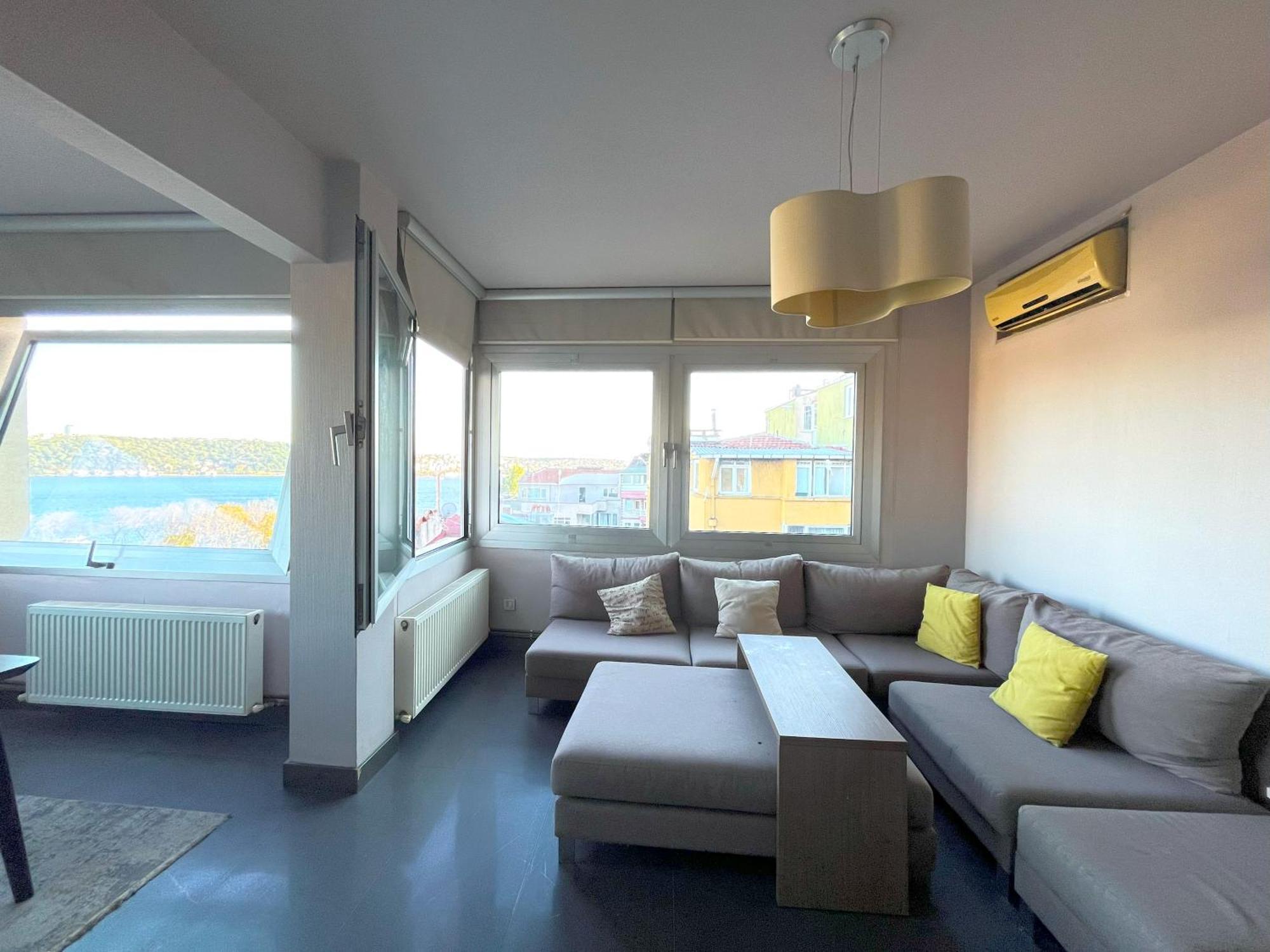 Stylish With Bosphorus View In Besiktas *